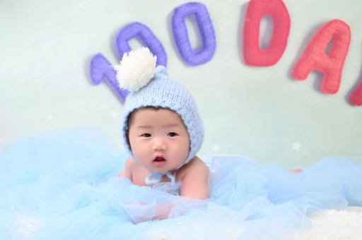 敦煌宝宝喜欢搓脚